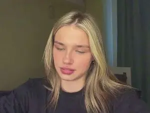 Adult Video Chat with LindseyWatah - Cam4