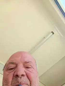 Live Sex Cam with minuzzo61 - Cam4