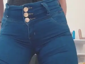Free Porn Cam with itsveloura - Cam4