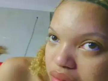 Free Live Porn with Roxolonasmith - Cam4