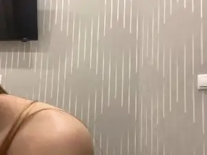 Private Sex Chat with AshleaGiardini - Cam4