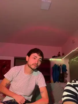 Free Porn Cam with Devilboyzzz - Cam4