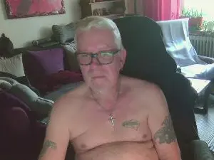 Live Porn with dirtyminds1 - Cam4