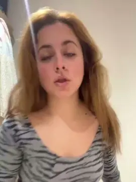 Live Sex Cam with lola2032 - Cam4