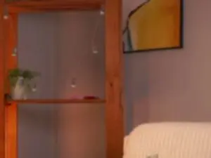 Live Porn with HallieBulfer - Cam4