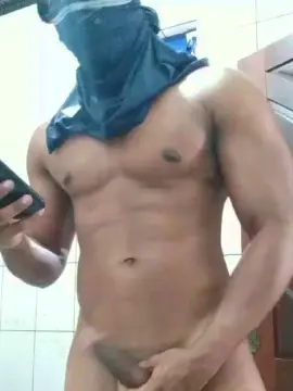 Free Live Porn with Morenosafado03 - Cam4