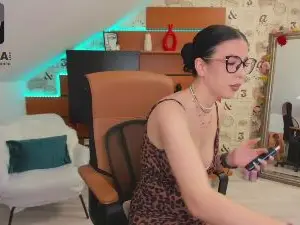 Best live sex cam show with EmillyTaylor - Cam4