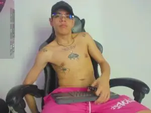 Live Porn with Bennet_Gray - Cam4