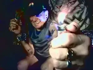 Free Porn Cam with biteme69691 - Cam4