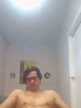 Sex Chat with Hugolorenzo - Cam4