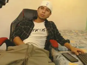 Best Webcam with ganglatin - Cam4