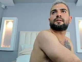 Live Porn with tonylatino - Camsoda