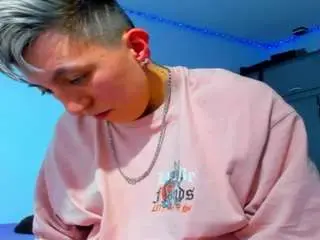 Live Porn with edwardtrans17 - Camsoda