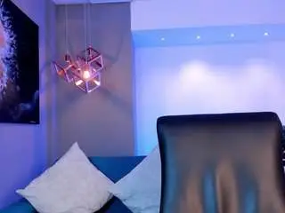 Free Live Porn with mia-taylors - Camsoda