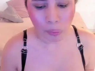 Adult Webcam with april-roses - Camsoda