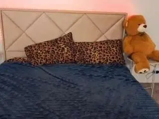 Adult Video Chat with magicpeachs - Camsoda