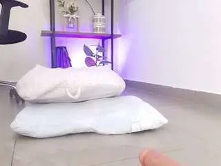 Adult Webcams with sassy-girl - Camsoda