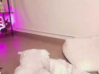 Adult Video Chat with sassy-girl - Camsoda