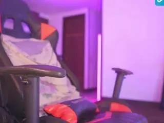 Watch Live Sex Cams with amber-raus - Camsoda