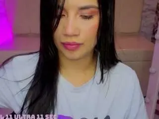 Live Sex Cam with violetta-jhonsson-v - Camsoda