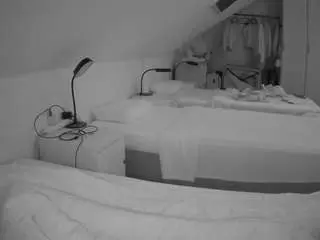 Adult Webcam with voyeurcam-julmodels-bed-4 - Camsoda