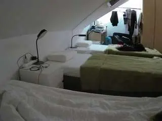 Live Sex with voyeurcam-julmodels-bed-4 - Camsoda