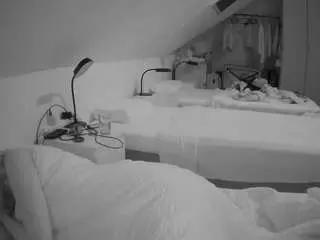 Free Porn Cam with voyeurcam-julmodels-bed-4 - Camsoda