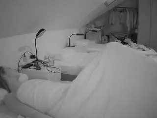 Adult Video Chat with voyeurcam-julmodels-bed-4 - Camsoda