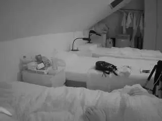 Live Sex with voyeurcam-julmodels-bed-4 - Camsoda
