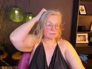 Live Porn with natalimellow - Camsoda