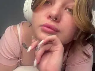 Live Sex with deliaacker - Camsoda