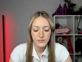 Live Sex with evelynblond - Camsoda