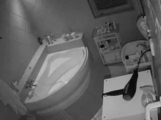 Best Webcam with voyeurcam-julmodels-bath-1st-2 - Camsoda