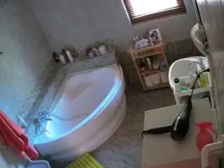 Best Webcam with voyeurcam-julmodels-bath-1st-2 - Camsoda