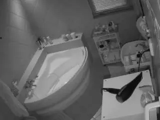 Free Live Porn with voyeurcam-julmodels-bath-1st-2 - Camsoda