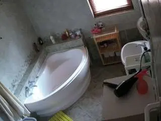 Best Webcam with voyeurcam-julmodels-bath-1st-2 - Camsoda