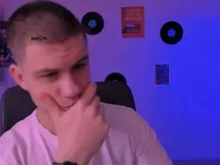 Adult Webcam with tyler-wolf - Camsoda