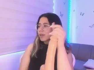 Live Porn with sweettvera - Camsoda