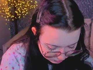 Adult Video Chat with kira-gold - Camsoda