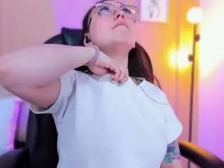 Sex Chat with luucyjoness - Camsoda