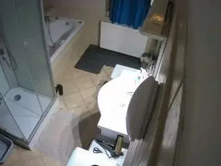 Watch Live Sex Cams with voyeurcam-julmodels-bath-2nd-2 - Camsoda
