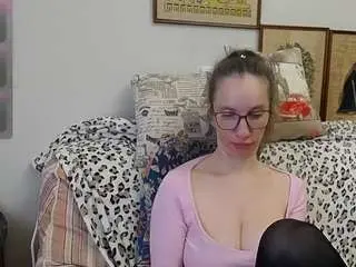 Sex Cam with squirtyeleanor - Camsoda