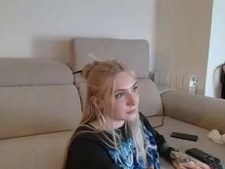 Live Sex Cam with tattoobbgirl - Camsoda