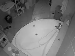 Sex Chat with voyeurcam-julmodels-bath-1st-1 - Camsoda