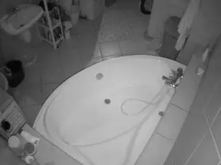 Free Porn Cam with voyeurcam-julmodels-bath-1st-1 - Camsoda