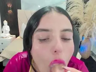 Nude Webcam with alahia-bree - Camsoda