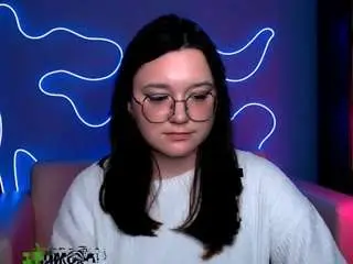 Nude Webcam with nymira - Camsoda