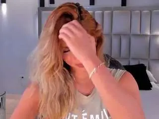 Adult Video Chat with kyomivelvet - Camsoda