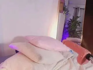 Nude Webcam with ambermoss - Camsoda