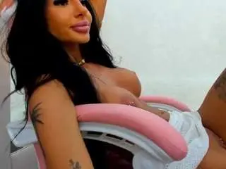 Free Live Porn with britneycharm - Camsoda